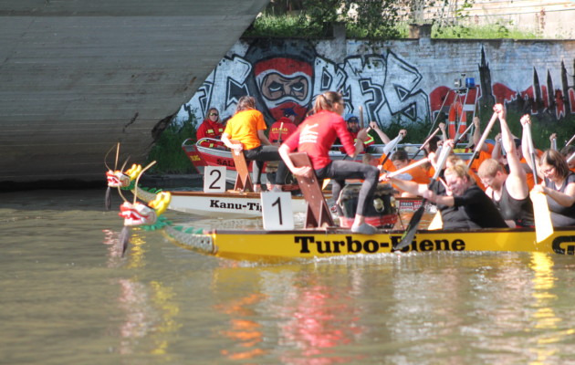 19. Hallesche Drachenboot-Rennen und 9. Medicup beim Hansefest